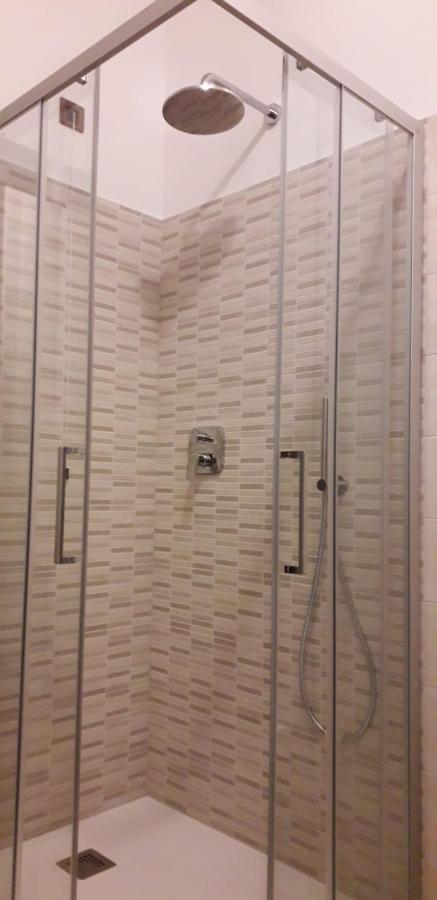Casa Vacanze Ester Brenzone sul Garda Luaran gambar