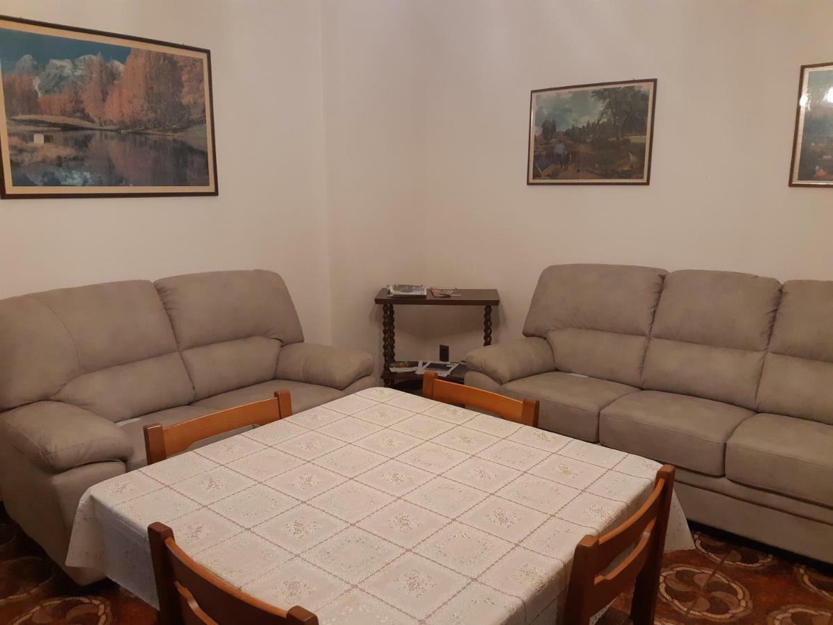 Casa Vacanze Ester Brenzone sul Garda Luaran gambar