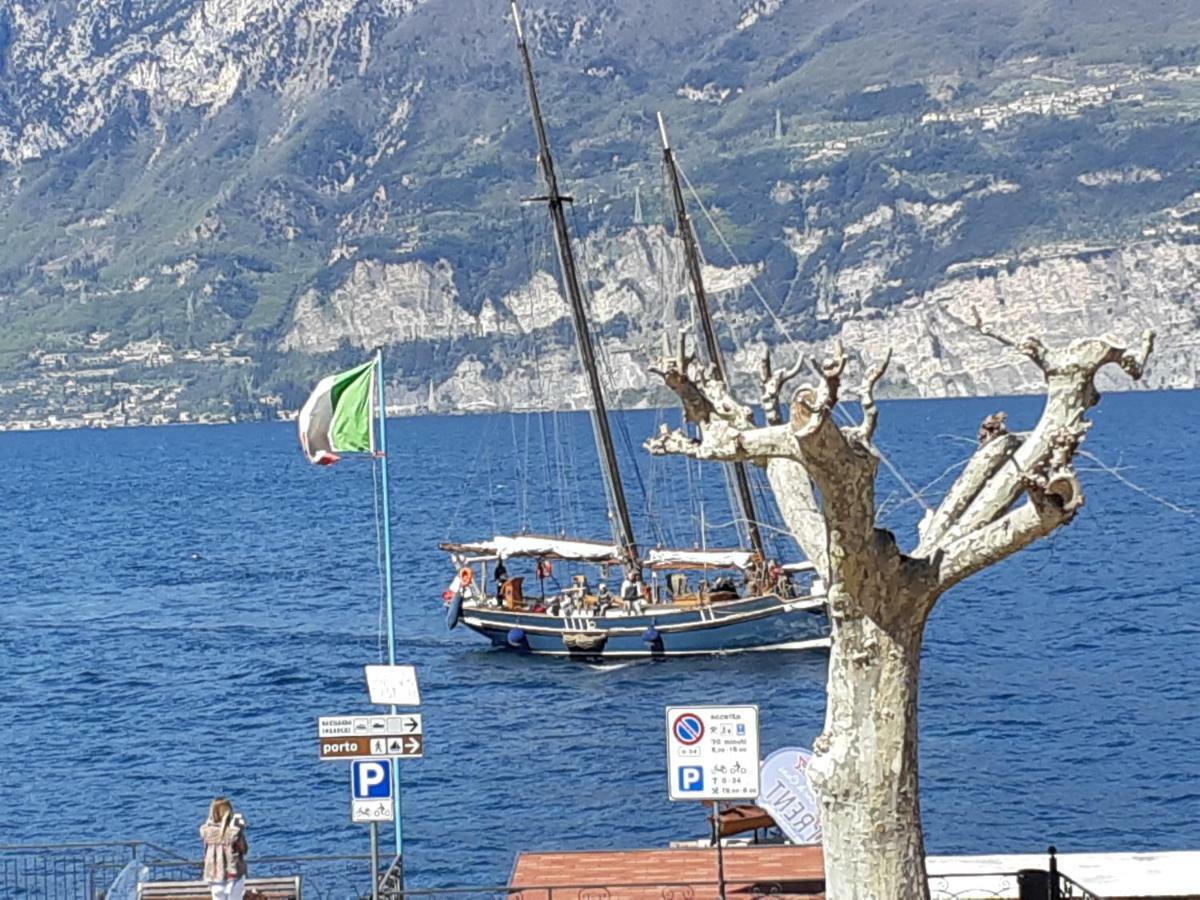 Casa Vacanze Ester Brenzone sul Garda Luaran gambar