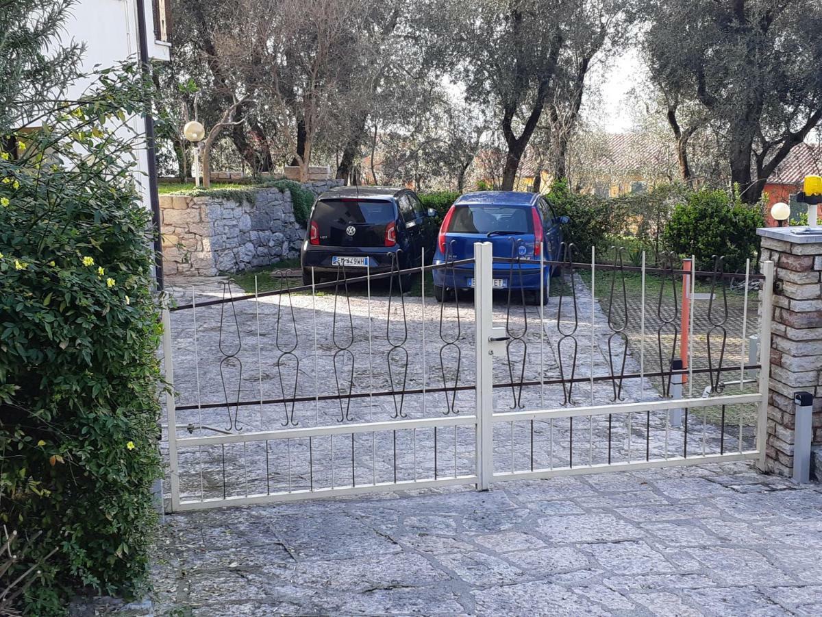 Casa Vacanze Ester Brenzone sul Garda Luaran gambar
